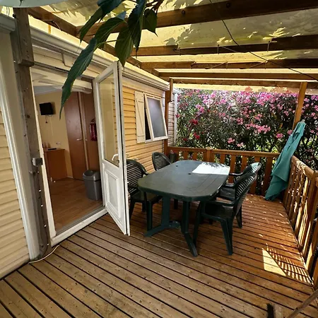Mobil-home Confort à *